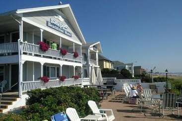 Sandpiper Beachfront Motel