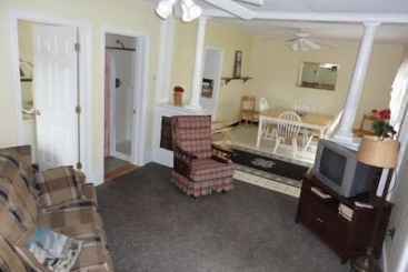 Sandpiper Beachfront Motel