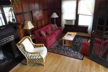 Sandpiper Beachfront Motel