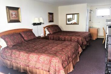 Sandpiper Beachfront Motel