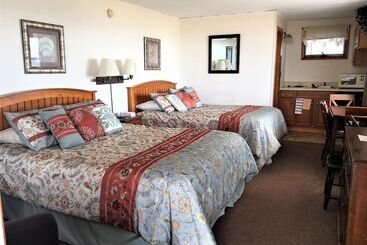 Sandpiper Beachfront Motel