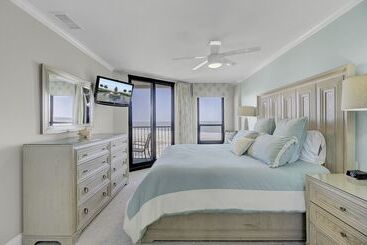 502 Summerhouse By Avantstay Ocean Front Condo W/ Community Pool Access