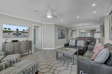 502 Summerhouse By Avantstay Ocean Front Condo W/ Community Pool Access