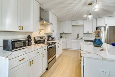 Beautiful Home W/ Pool: Near Downtown, Unc & Duke!