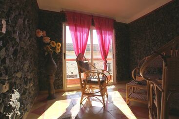 تختخواب و صبحانه Hostal Los Balcones