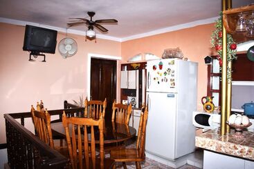 تختخواب و صبحانه Hostal Maggy