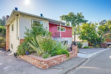 Charming Oakland Home W/ Fireplace & Deck!