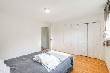 Charming Oakland Home W/ Fireplace & Deck!