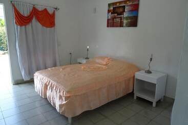 هتل Casa Jorge Y Alicia