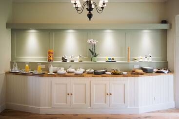 هتل The Broadmead Boutique B And B
