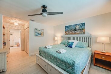 بيت ريفى Marco Island Family Home: Pool, Lanai, Backyard!
