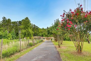 Mt Ida Home W/ Patio: 11 Mi To Lake Ouachita!