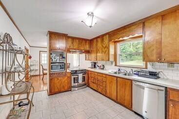 Mt Ida Home W/ Patio: 11 Mi To Lake Ouachita!