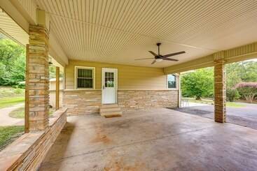 Mt Ida Home W/ Patio: 11 Mi To Lake Ouachita!