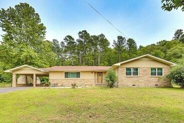 Mt Ida Home W/ Patio: 11 Mi To Lake Ouachita!