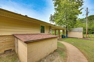 Mt Ida Home W/ Patio: 11 Mi To Lake Ouachita!
