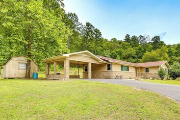 Mt Ida Home W/ Patio: 11 Mi To Lake Ouachita!