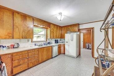 Mt Ida Home W/ Patio: 11 Mi To Lake Ouachita!