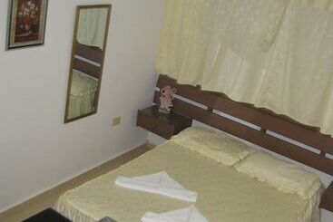 پانسیون Mara Hostal