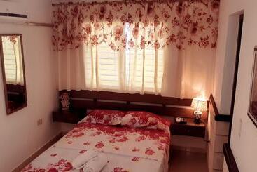 پانسیون Mara Hostal