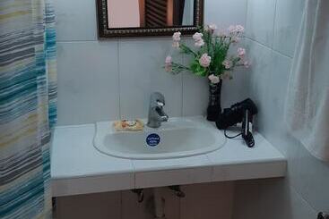 پانسیون Mara Hostal
