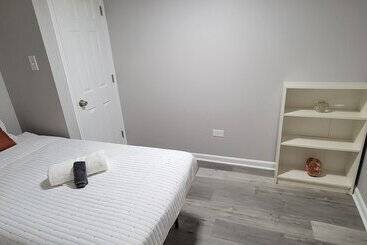 پانسیون Chicago Avenue Inn