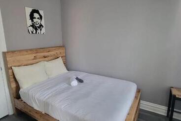 پانسیون Chicago Avenue Inn