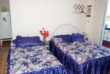پانسیون Hostal Familia Moretón Sánchez