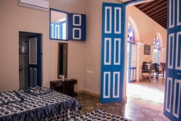 پانسیون Hostal Colonial Alelusa