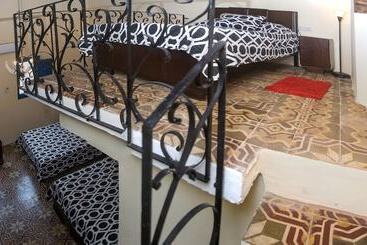 پانسیون Hostal Colonial Alelusa