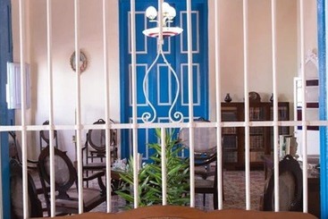 پانسیون Hostal Colonial Alelusa