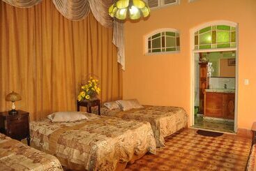 پانسیون La Estancia Hostal
