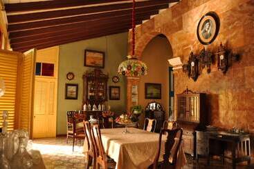 پانسیون La Estancia Hostal