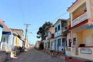پانسیون Hostal Maite Y Luis Trinidad