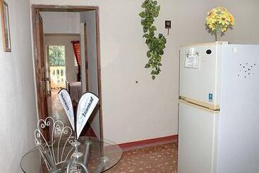 پانسیون Hostal Maite Y Luis Trinidad