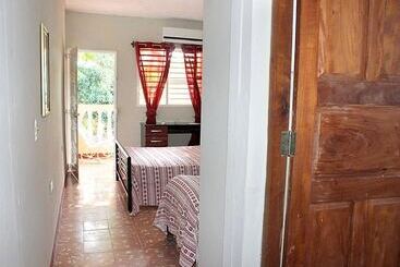 پانسیون Hostal Maite Y Luis Trinidad