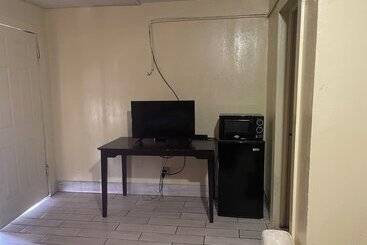 Plaza Motel