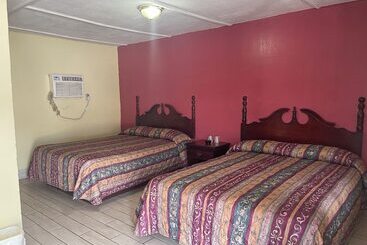 Plaza Motel