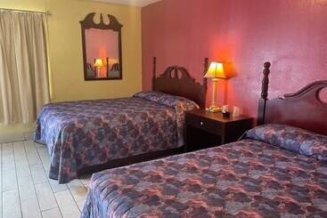Plaza Motel