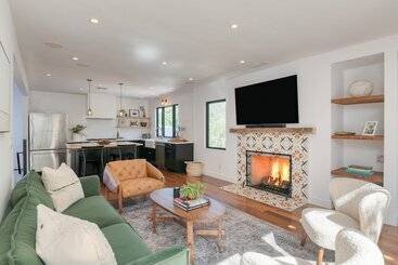 Silver Screen By Avantstay Luxe Backyard Escape