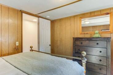 별장 Woodsy Cabin Retreat ~ 4 Mi To Crescent Lake!