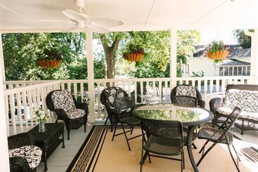 تختخواب و صبحانه Stanley House Inn