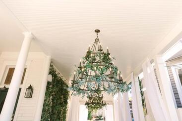 تختخواب و صبحانه Stanley House Inn
