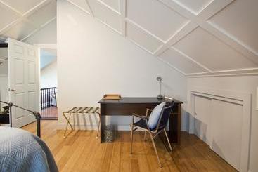 Chesley Road Bed And Breakfast