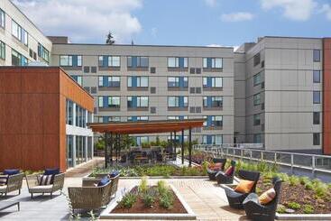 ホテル Aloft Seattle Redmond