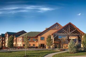 هتل Club Wyndham Glacier Canyon