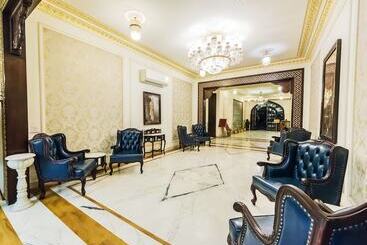 هتل Grand Uniara