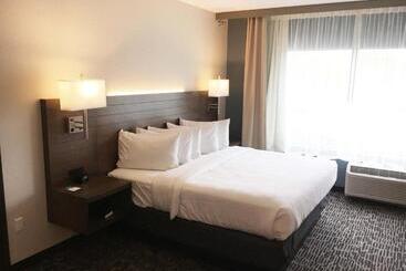Gundersen Hotel & Suites