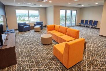 Gundersen Hotel & Suites