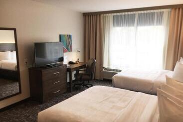 Gundersen Hotel & Suites